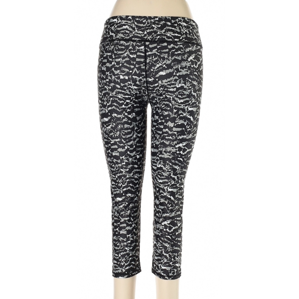 Fabletics Define Mid-Rise Capri - image 4